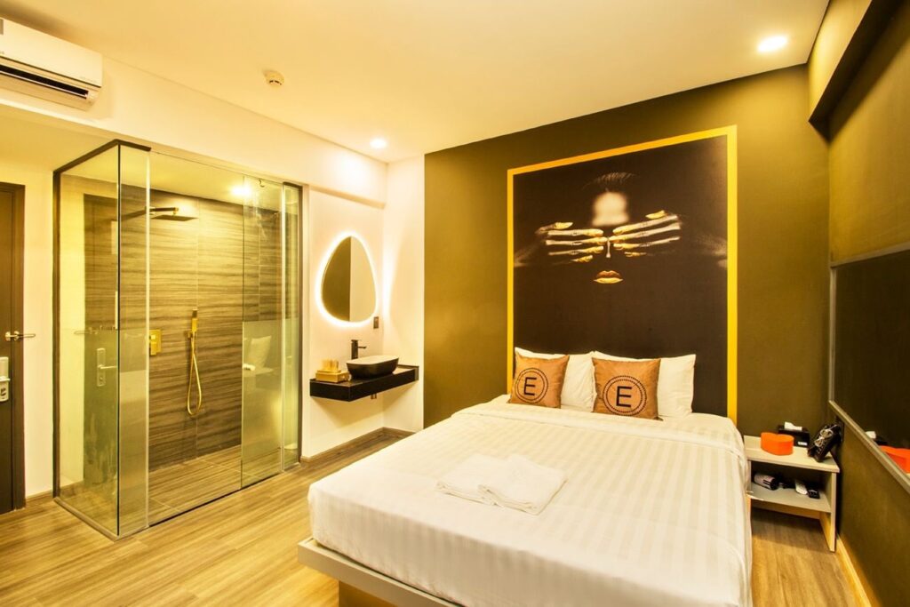 Secret Deluxe tại Eros Hotel